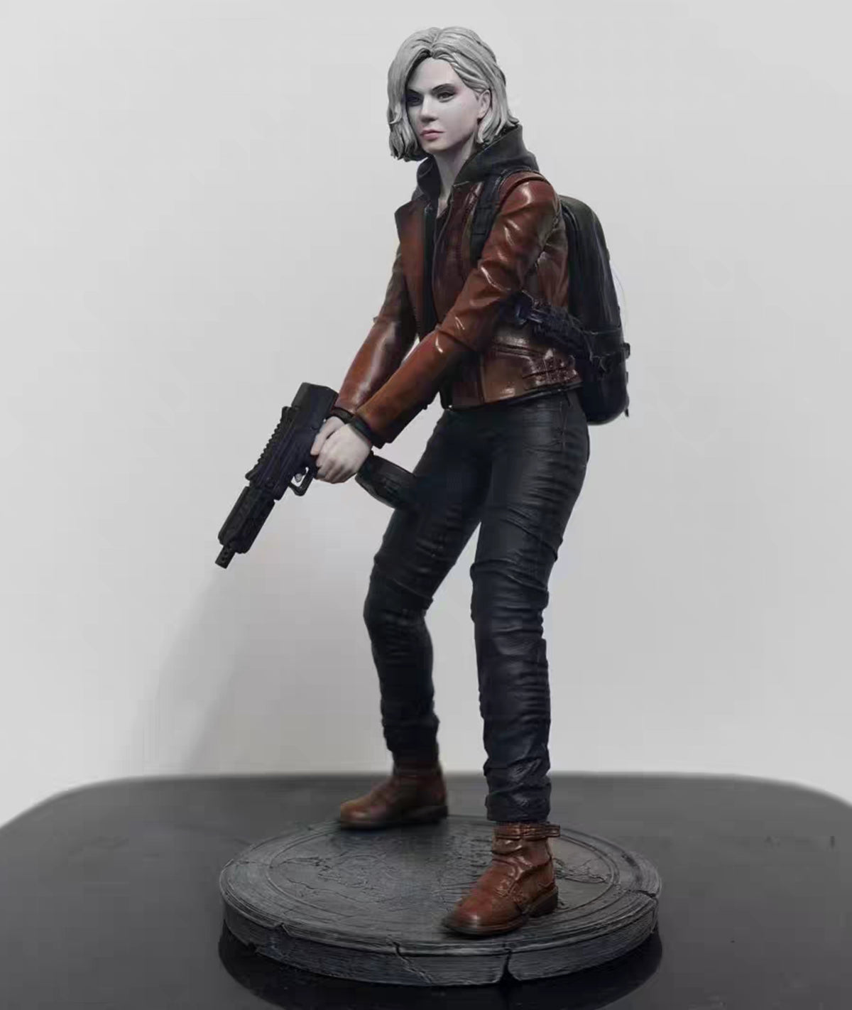 Leon Kennedy & Grace Ashcroft Figurine