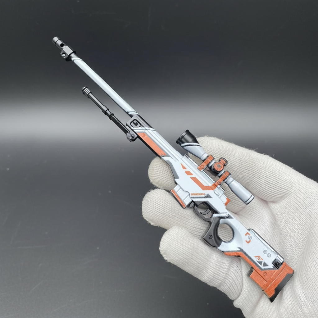 CS2 Asiimov AWP miniature replica in hand — fan made collectible prop, 18.5cm zinc alloy model, studio shot