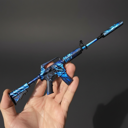 CS2 Nightmare M4A1-S miniature replica in hand — fan made collectible prop, 18.5cm zinc alloy model, studio shot