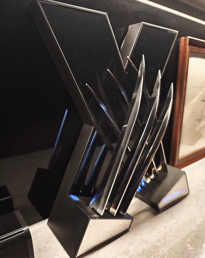 Wolverine Metal Claws Light-Up X Display Stand